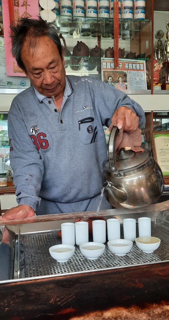 1 Chez un producteur de thé Oolong